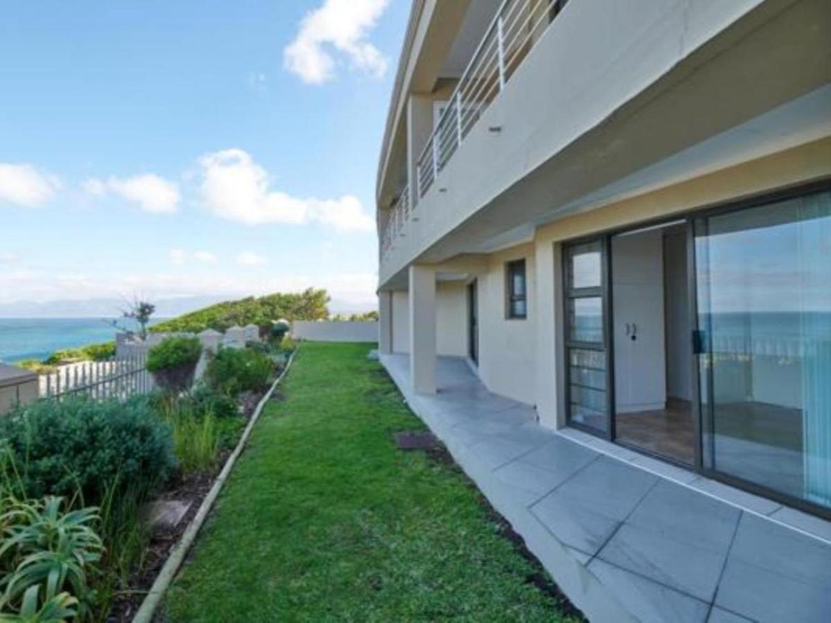 The View At Whale Cove De Kelders Apartment Екстериор снимка