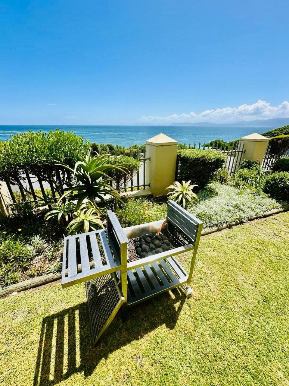 The View At Whale Cove De Kelders Apartment Екстериор снимка